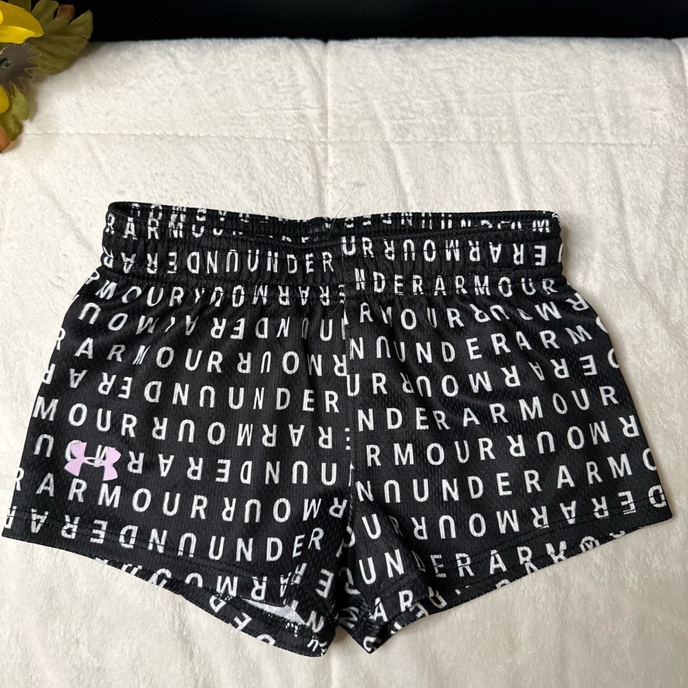 NWOT Under Armour 18M Printed Shorts